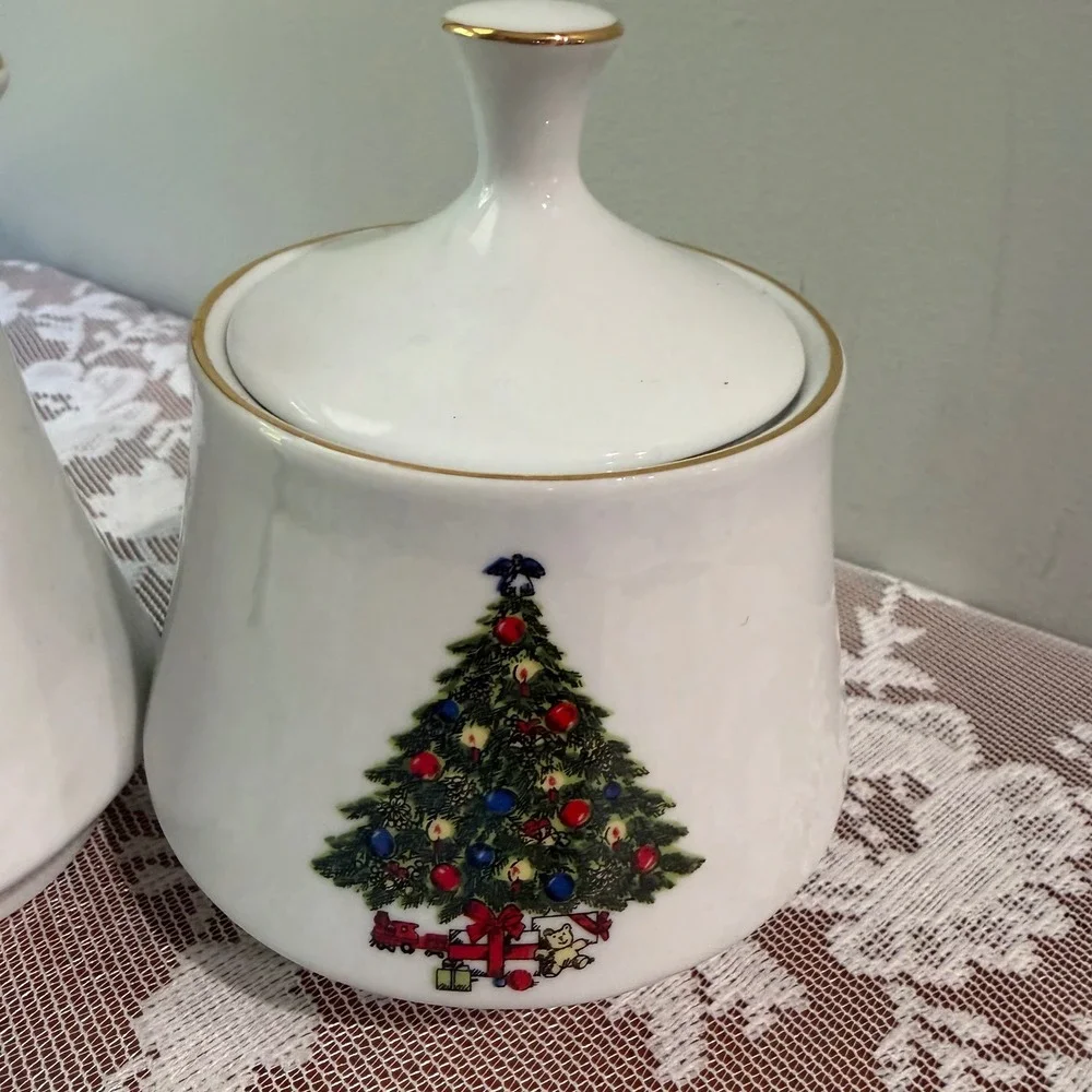 Sea Gull Fine China Cream and Sugar Set White Christmas Tree Gold Trim Excellent